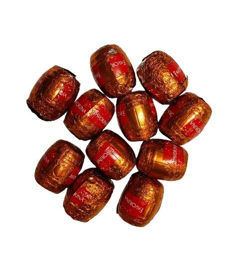 Marcipāns (82%) tumšās šokolādes glazūrā (18%) ar brendiju (8%) 1 kg.